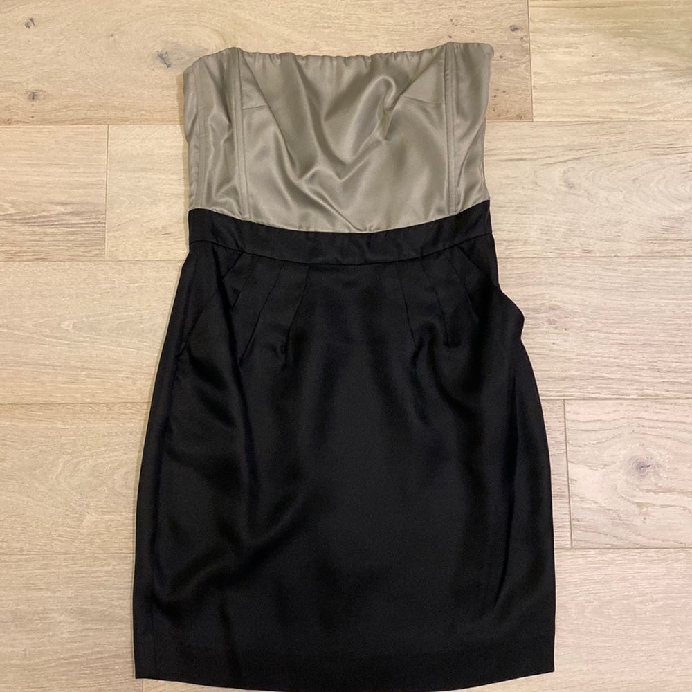 Banana Republic Strapless Dress with Pockets Size 6 NWT